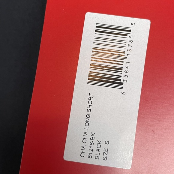 NWT Saucony Cha Cha Long Short Athletic Black Women's size S - Picture 2 of 6